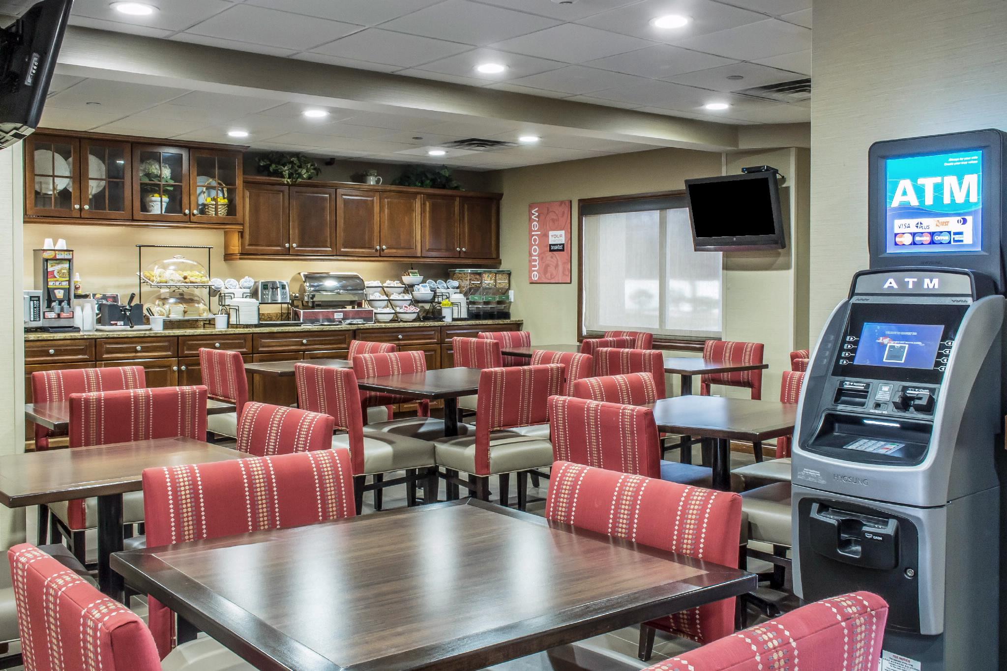 Comfort Inn Medford-Long Island Екстериор снимка