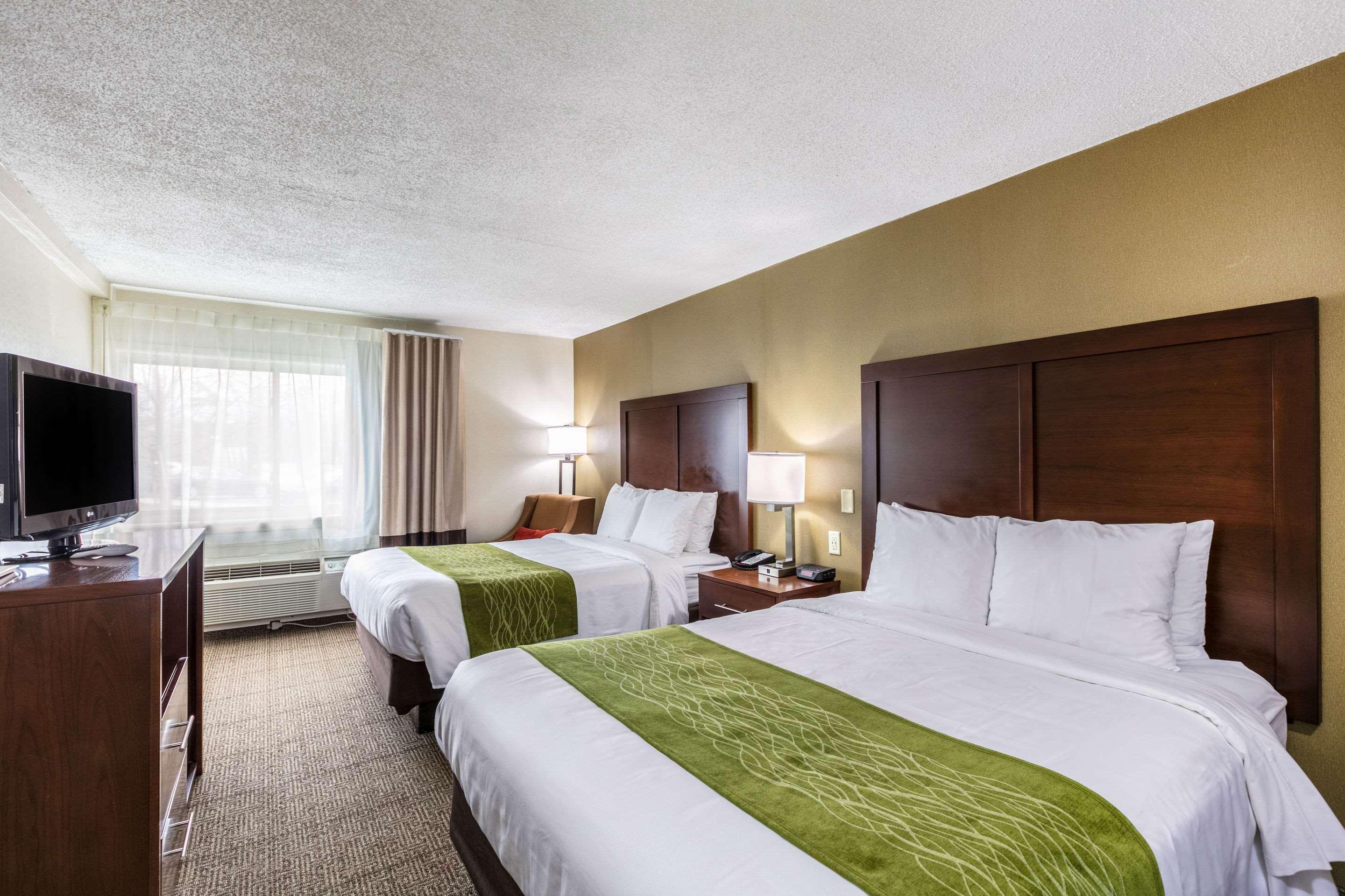 Comfort Inn Medford-Long Island Екстериор снимка