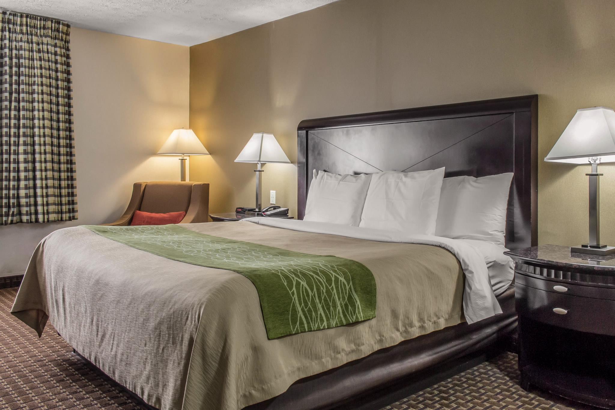 Comfort Inn Medford-Long Island Екстериор снимка