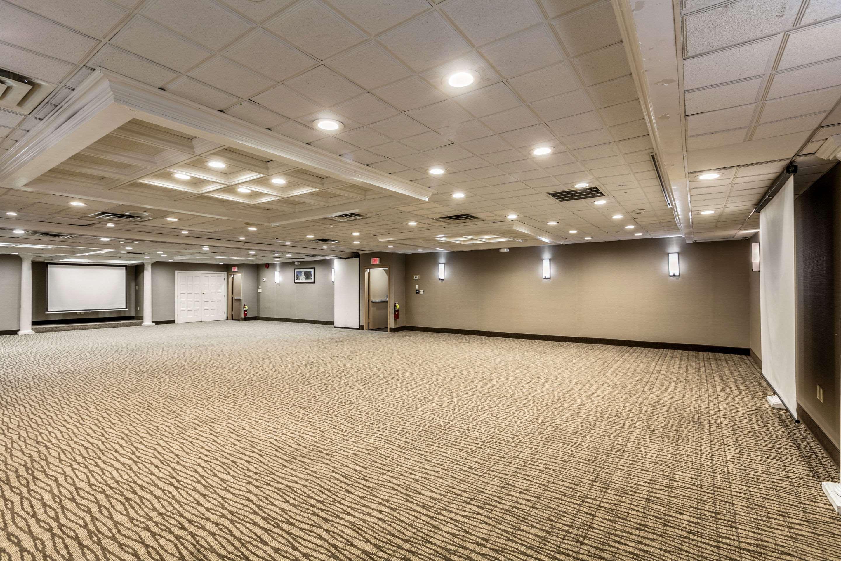 Comfort Inn Medford-Long Island Екстериор снимка