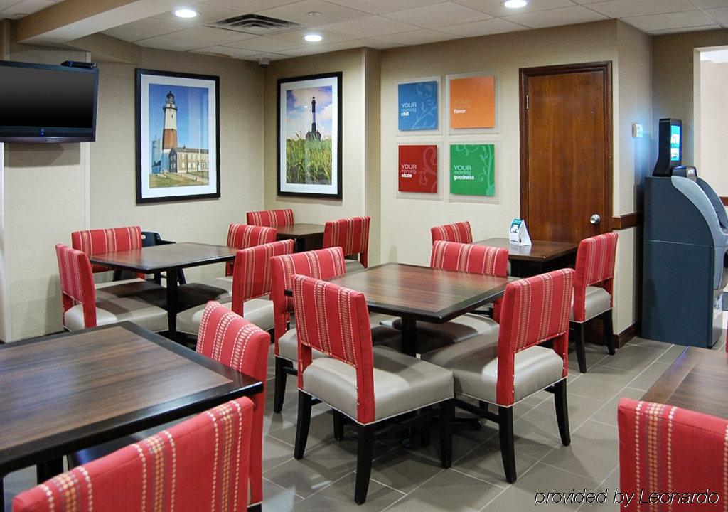 Comfort Inn Medford-Long Island Екстериор снимка