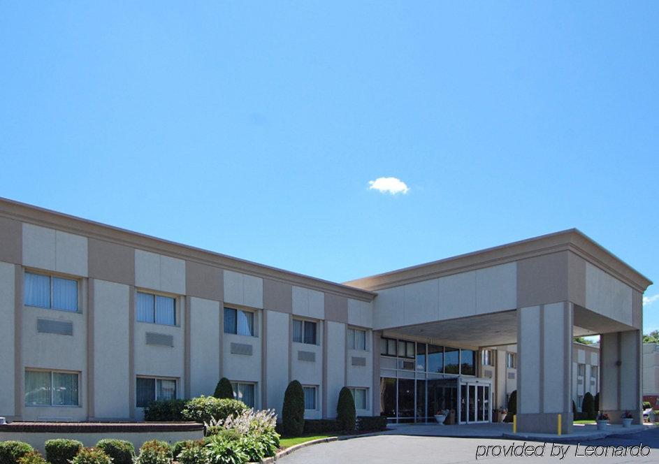 Comfort Inn Medford-Long Island Екстериор снимка