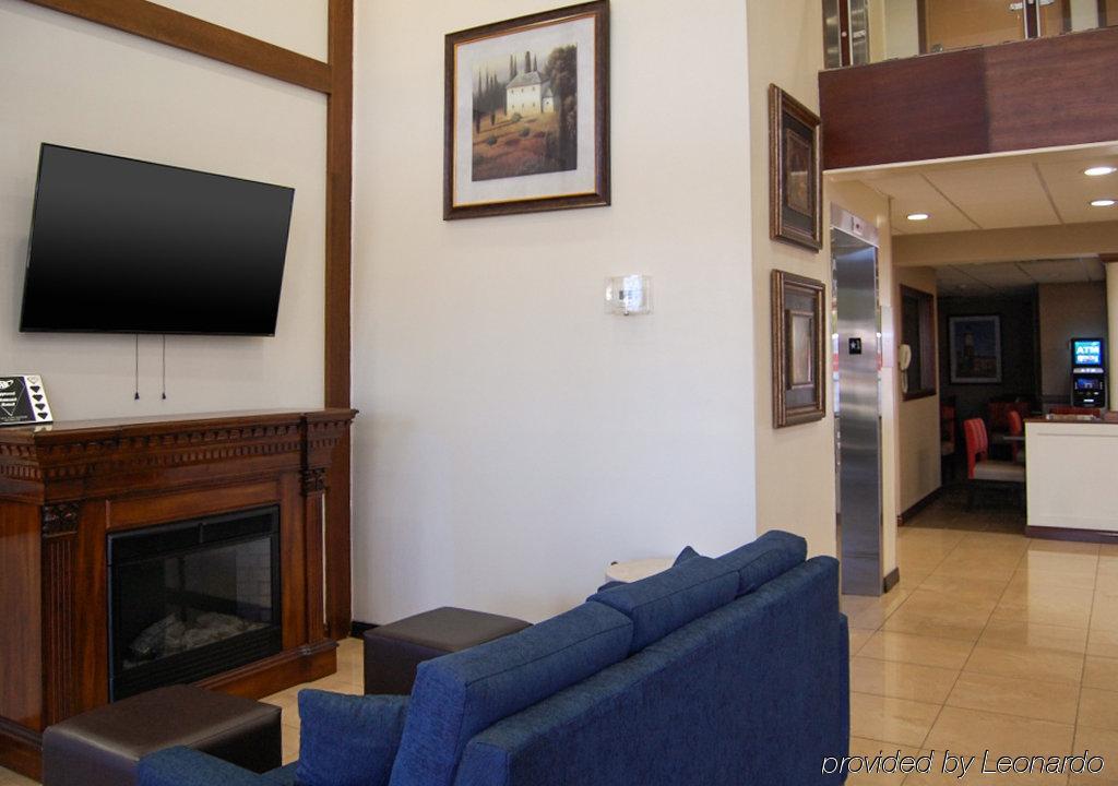 Comfort Inn Medford-Long Island Екстериор снимка