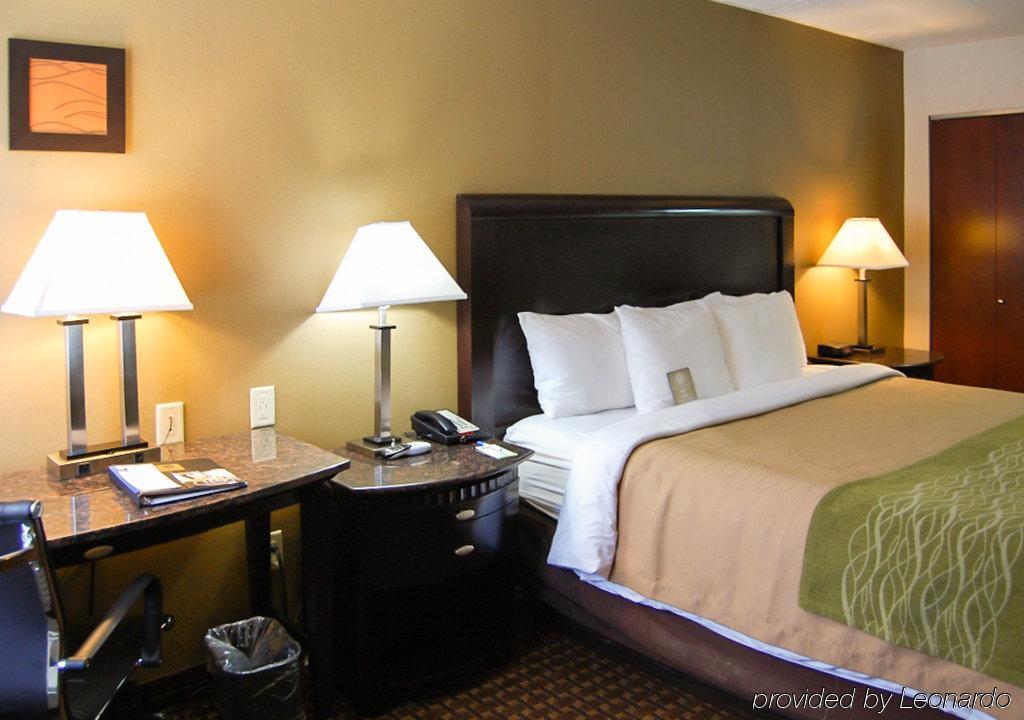 Comfort Inn Medford-Long Island Екстериор снимка