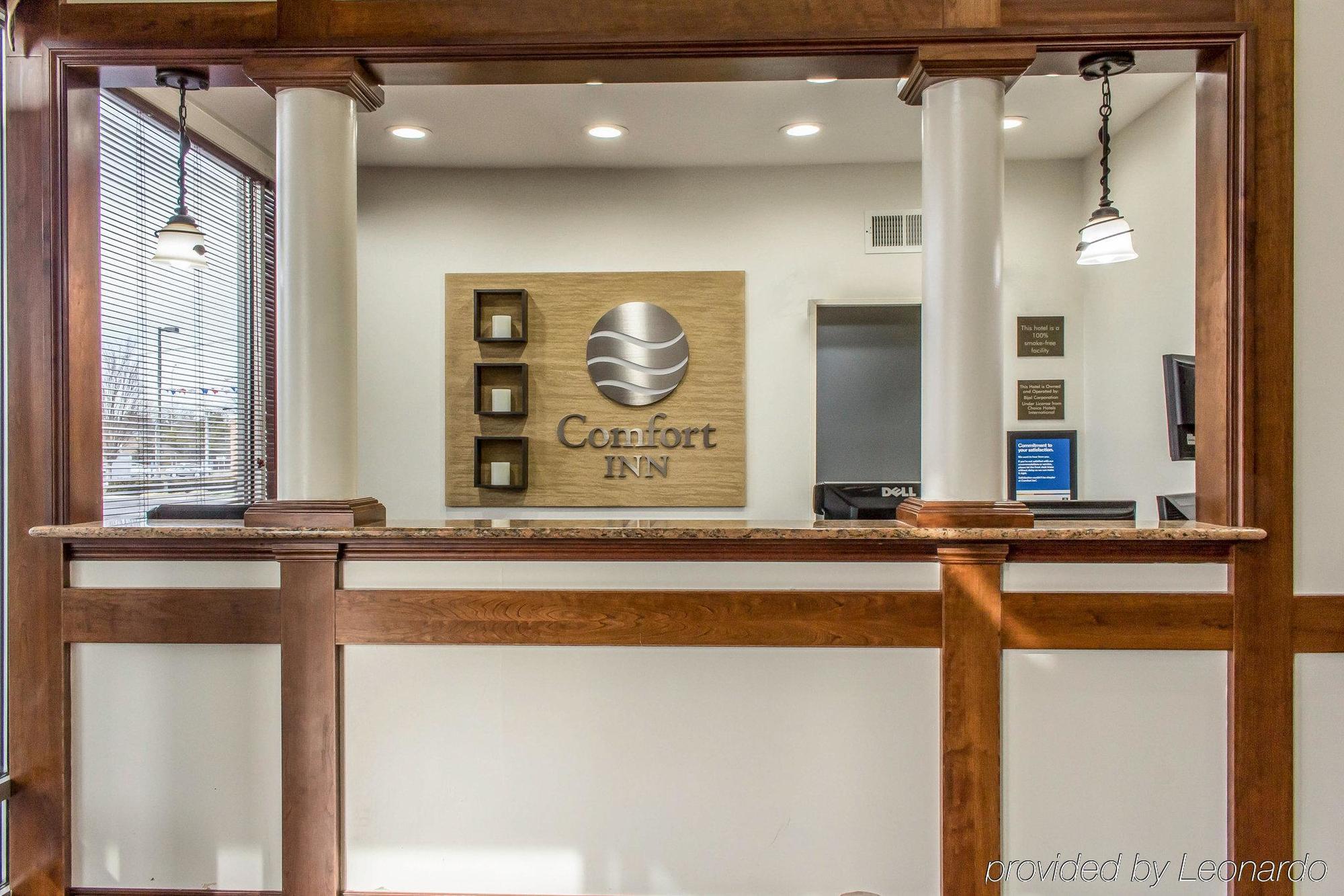 Comfort Inn Medford-Long Island Екстериор снимка