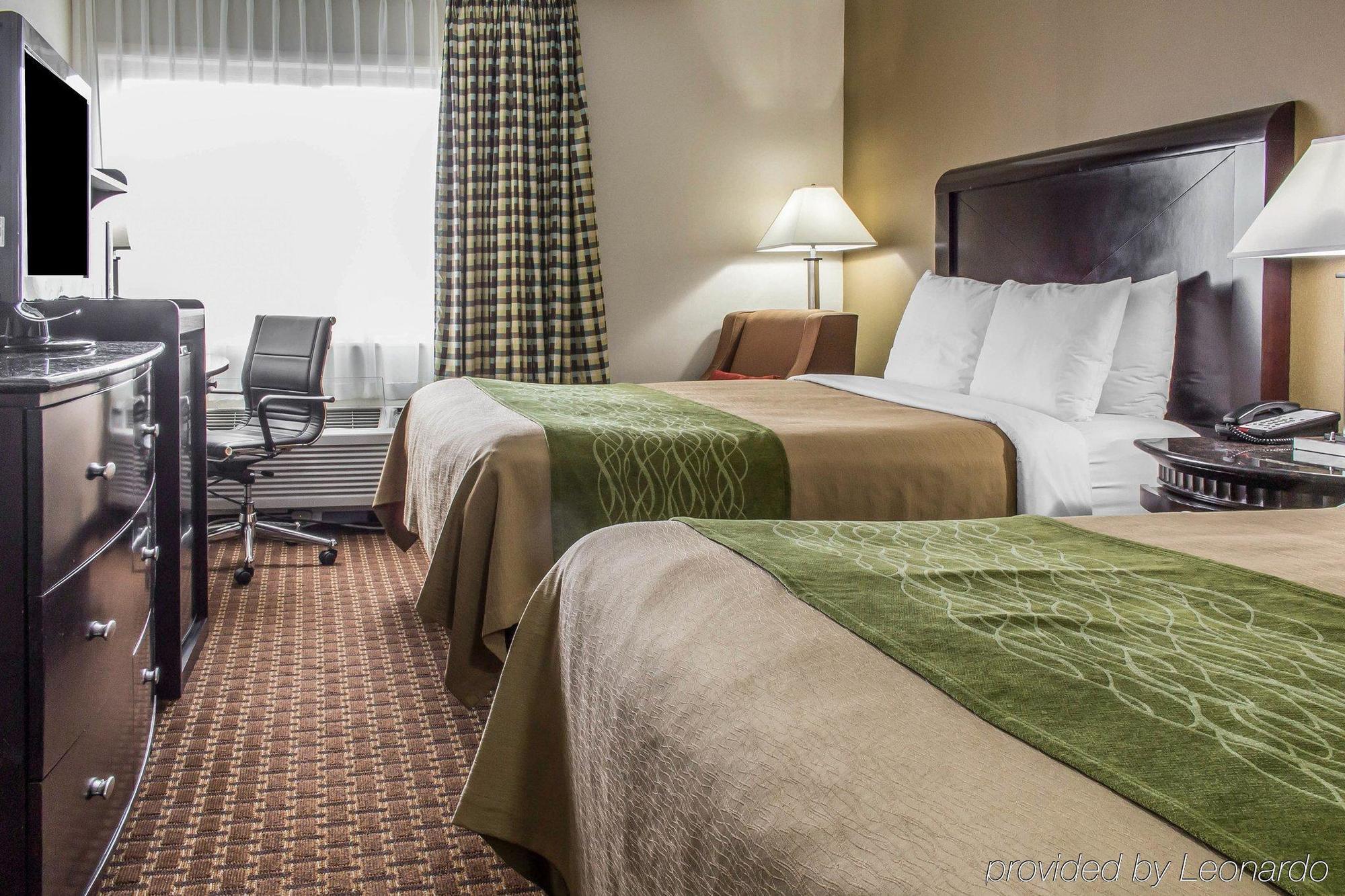 Comfort Inn Medford-Long Island Екстериор снимка